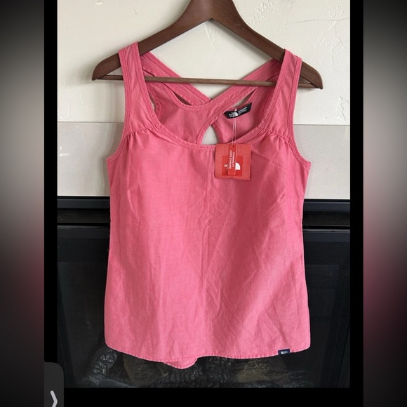 The North Face TNF Woven BB Tank Women’s Small Pink Red NEW $45 Outdoor Logo - Picture 8 of 8